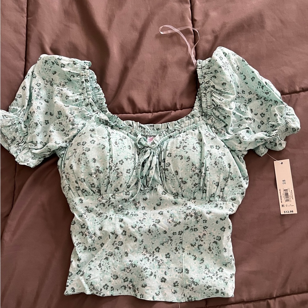 Nono Ruffle Pleasant Top